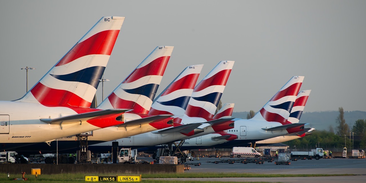 british-airways-planes-waiting-at-airport